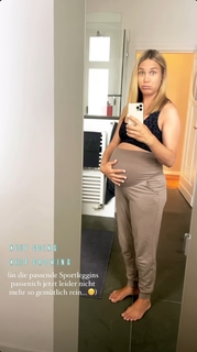 Alina Merkau feet photo thumbnail