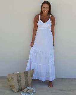 Paula Echevarría feet photo thumbnail