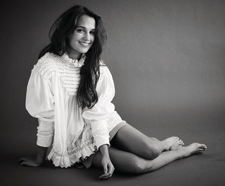 Alicia Vikander feet photo thumbnail