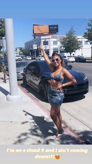 Jilly Anais feet photo thumbnail