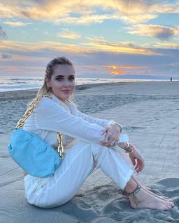 Chiara Ferragni feet photo thumbnail