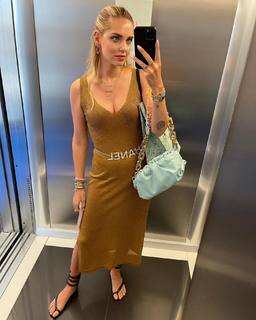 Chiara Ferragni feet photo thumbnail