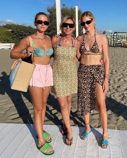 Chiara Ferragni feet photo thumbnail