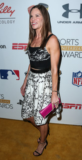 Hilary Swank feet photo thumbnail