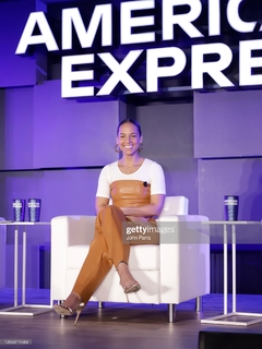 Alicia Keys feet photo thumbnail