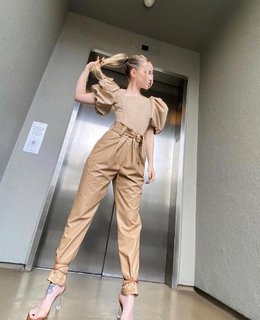 Dove Cameron feet photo thumbnail