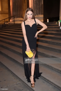 Xenia Tchoumitcheva feet photo thumbnail