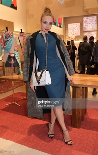 Xenia Tchoumitcheva feet photo thumbnail