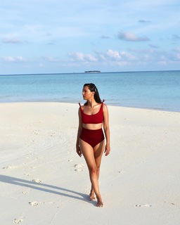 Caterina Balivo feet photo thumbnail
