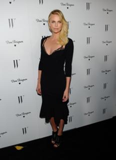 Charlize Theron feet photo thumbnail