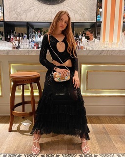 Xenia Tchoumitcheva feet photo thumbnail