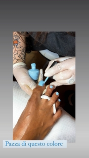 Caterina Balivo feet photo thumbnail