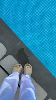 Duygu Özaslan feet photo thumbnail