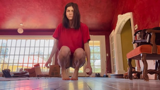 Alexandra Daddario feet photo thumbnail