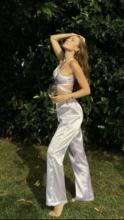 Duygu Özaslan feet photo thumbnail