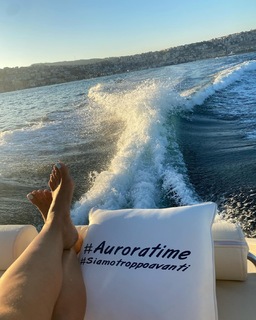 Caterina Balivo feet photo thumbnail