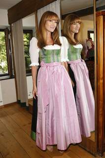 Jane Seymour feet photo thumbnail