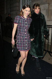 Emilia Clarke feet photo thumbnail