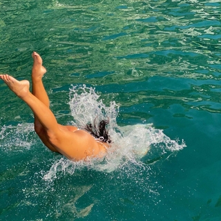 Nicole Scherzinger feet photo thumbnail