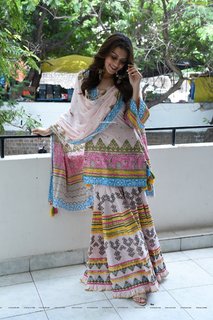 Hansika Motwani feet photo thumbnail