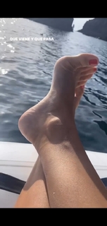 Veronica Maya feet photo thumbnail
