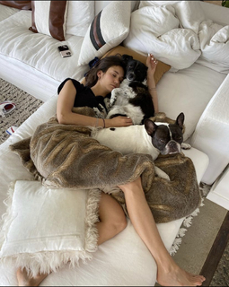 Nina Dobrev feet photo thumbnail