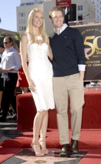 Gwyneth Paltrow feet photo thumbnail