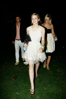 Emma Watson feet photo thumbnail