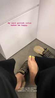 Erin Lim feet photo thumbnail