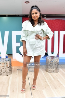 Angela Yee feet photo thumbnail