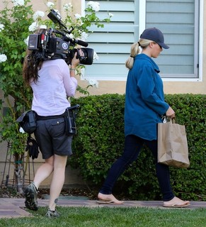Kendra Wilkinson feet photo thumbnail