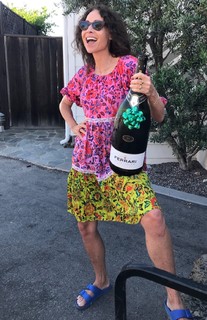 Minnie Driver feet photo thumbnail