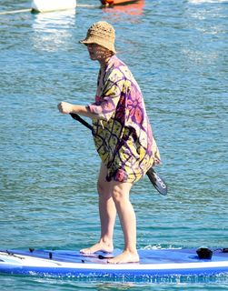 Katy Perry feet photo thumbnail