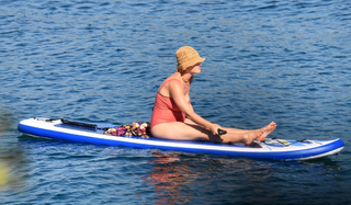 Katy Perry feet photo thumbnail