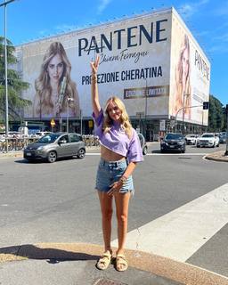 Chiara Ferragni feet photo thumbnail