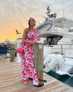 Lili Estefan feet photo thumbnail