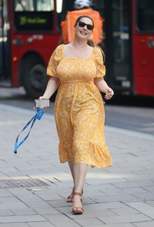 Kelly Brook feet photo thumbnail