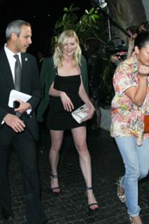 Kirsten Dunst feet photo thumbnail