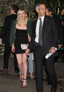 Kirsten Dunst feet photo thumbnail