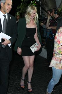 Kirsten Dunst feet photo thumbnail