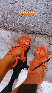Lele Pons feet photo thumbnail