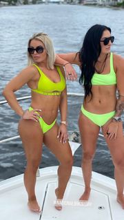 Amanda Saccomanno feet photo thumbnail