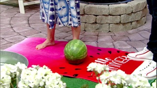 Kelly Ripa feet photo thumbnail