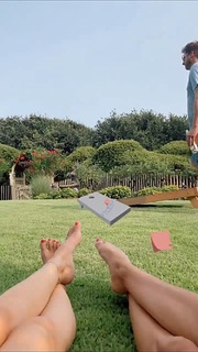 Tara Lipinski feet photo thumbnail