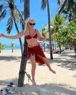 Lindsey Vonn feet photo thumbnail