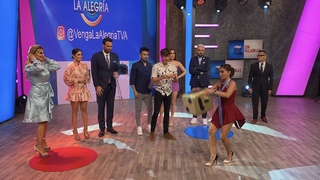 Cynthia Rodríguez feet photo thumbnail