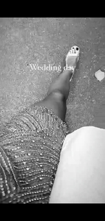 Iris Mittenaere feet photo thumbnail