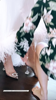 Shantel VanSanten feet photo thumbnail