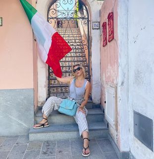 Wanda Nara feet photo thumbnail