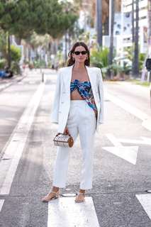 Izabel Goulart feet photo thumbnail